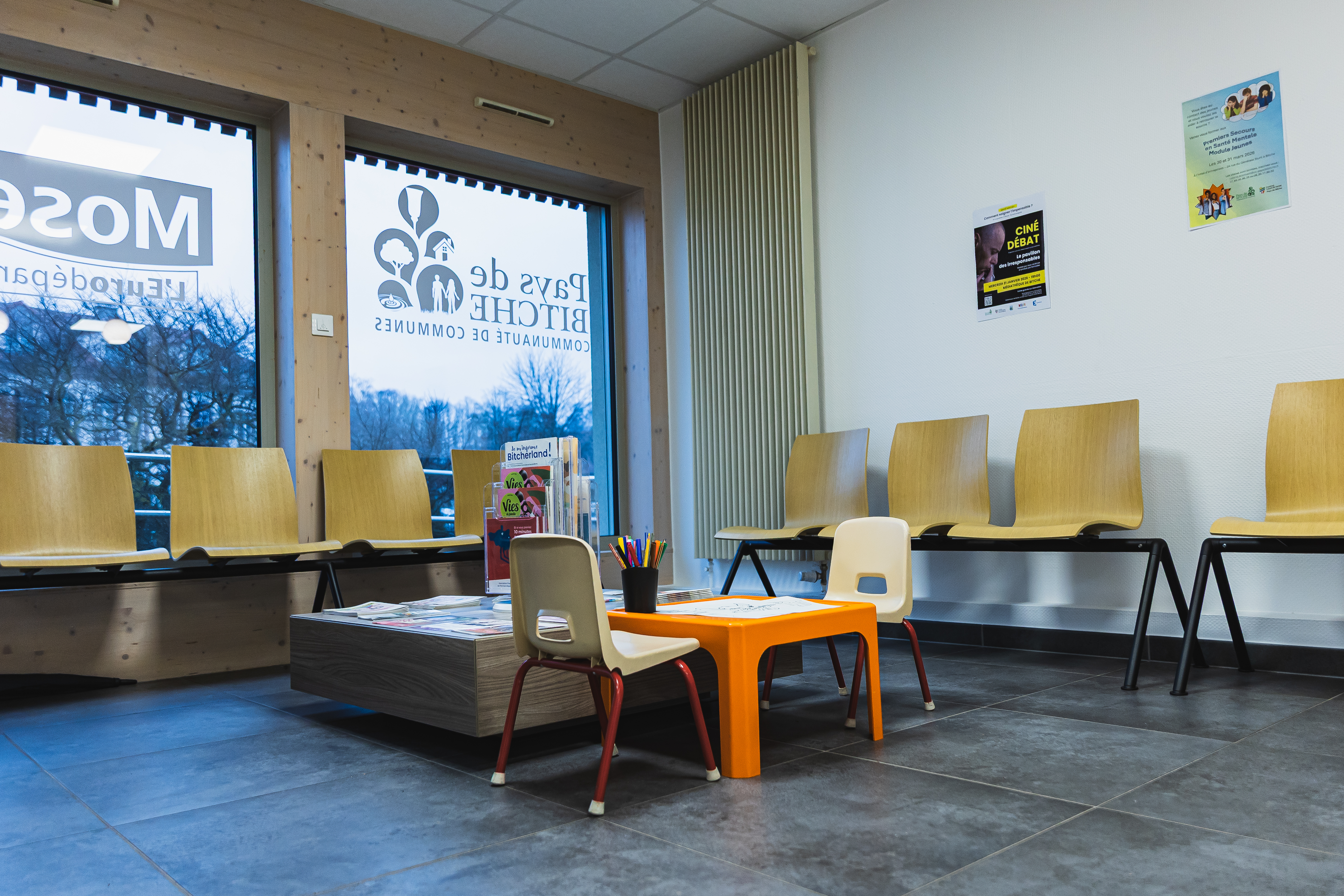 DPT57BITCHELD81.jpg (12.74 MB)